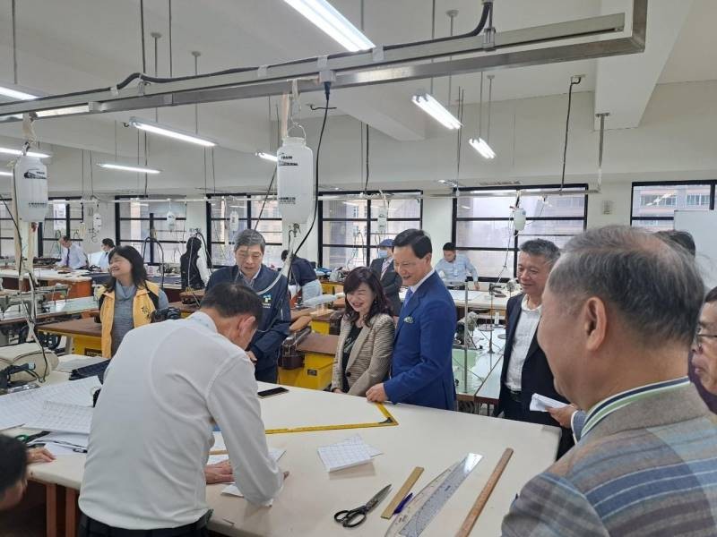 LINE_ALBUM_20240410 2024全國洋服裁剪公開賽暨馬來西亞第28屆亞盟年會國手選拔賽_240410_14
