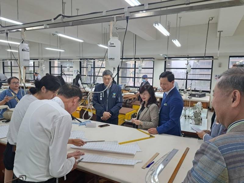 LINE_ALBUM_20240410 2024全國洋服裁剪公開賽暨馬來西亞第28屆亞盟年會國手選拔賽_240410_16