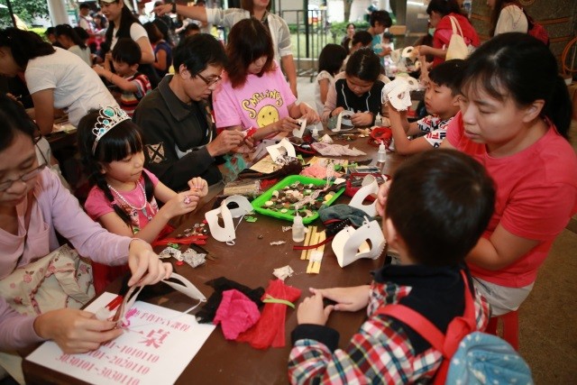 2019年10月19日臺北市朝陽服飾材料街區發展協會2019彩妝遊街創意派對活動相本