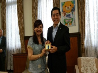 2016年6月28日15:30 (台灣)亞太國際溫泉旅遊協會周水美理事長拜訪愛媛縣中村時廣知事