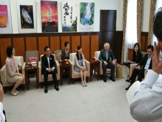 2016年6月28日15:30 (台灣)亞太國際溫泉旅遊協會周水美理事長拜訪愛媛縣中村時廣知事