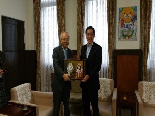 2016年6月28日15:30 (台灣)亞太國際溫泉旅遊協會周水美理事長拜訪愛媛縣中村時廣知事