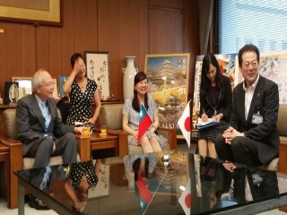 6月28日16:30 (台灣)亞太國際溫泉旅遊協會周水美理事長拜訪日本松山市野志 克仁 市長