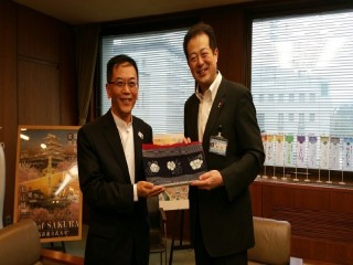 6月28日16:30 (台灣)亞太國際溫泉旅遊協會周水美理事長拜訪日本松山市野志 克仁 市長