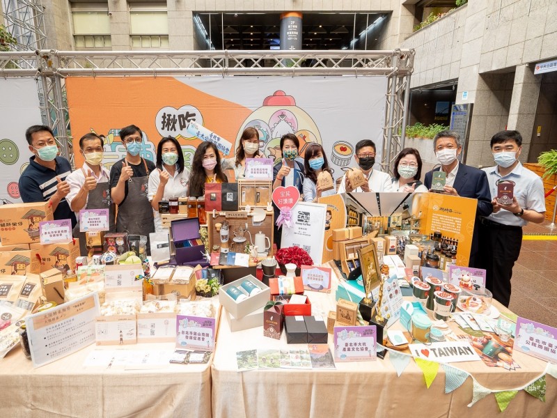 LINE_ALBUM_211005-啟動記者會-新增_211005_23