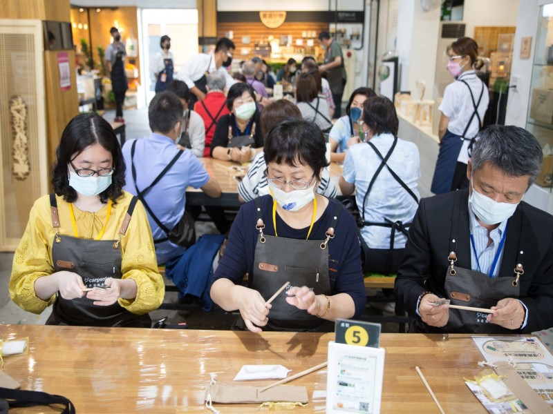 LINE_ALBUM_211104-商店街區服務團暨特色商圈觀摩交流_211110_116