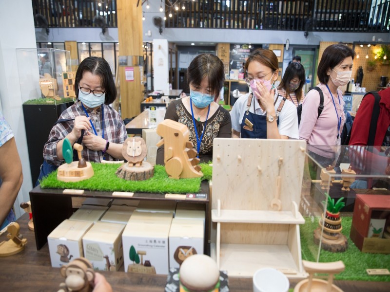 LINE_ALBUM_211104-商店街區服務團暨特色商圈觀摩交流_211110_144