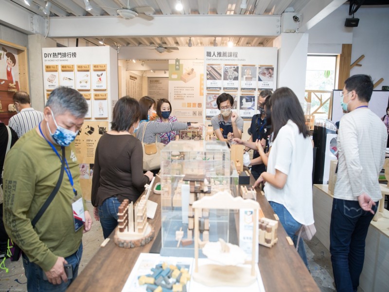 LINE_ALBUM_211104-商店街區服務團暨特色商圈觀摩交流_211110_150
