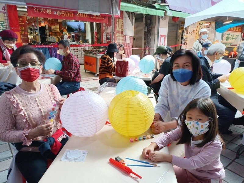 LINE_ALBUM_220211-沅陵街-220211點亮沅陵彩燈節彩繪燈籠活動_220212_13