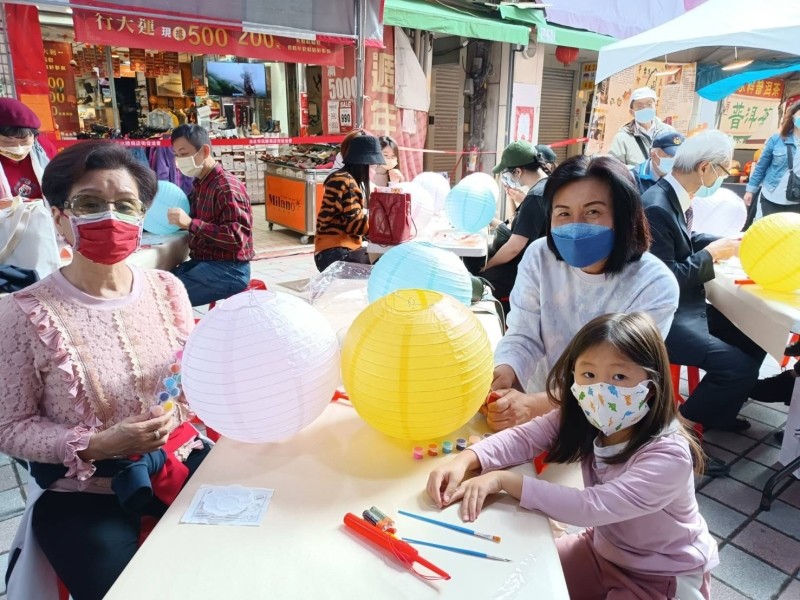 LINE_ALBUM_220211-沅陵街-220211點亮沅陵彩燈節彩繪燈籠活動_220212_14