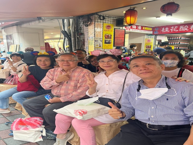 LINE_ALBUM_221029-沅陵街商圈-2022好鞋好襪嘉年華暨童話踩街漫遊_221029_4