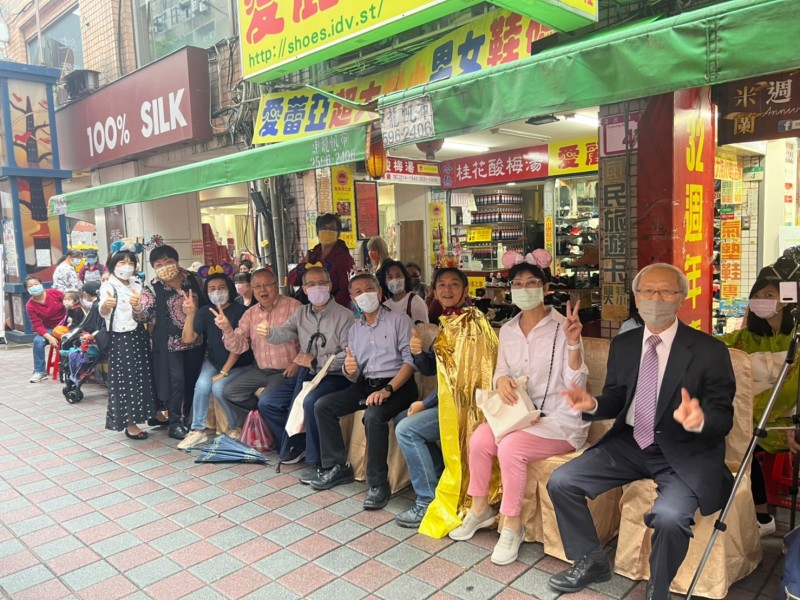 LINE_ALBUM_221029-沅陵街商圈-2022好鞋好襪嘉年華暨童話踩街漫遊_221029_5