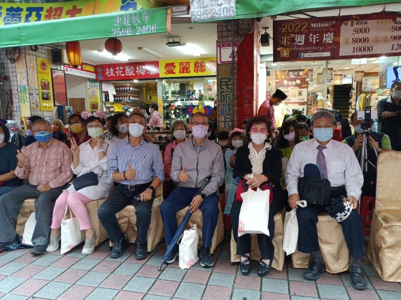 LINE_ALBUM_221029-沅陵街商圈-2022好鞋好襪嘉年華暨童話踩街漫遊_221029_6