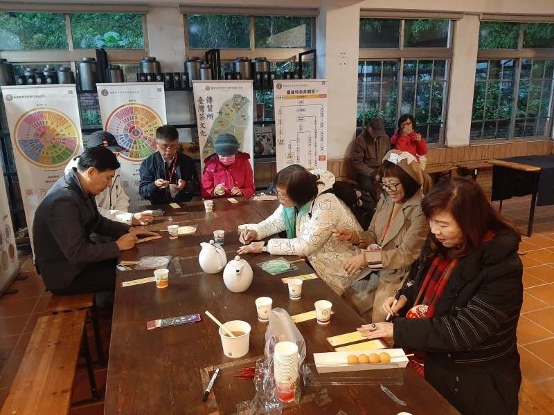 LINE_ALBUM_20241221 臺北市大坑產業文化協會 南港2024耶誕找茶趣_241222_8