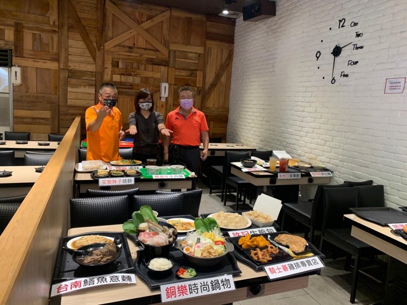 LINE_ALBUM_211004-師大龍泉商圈-五倍券放大記者會_211005_9