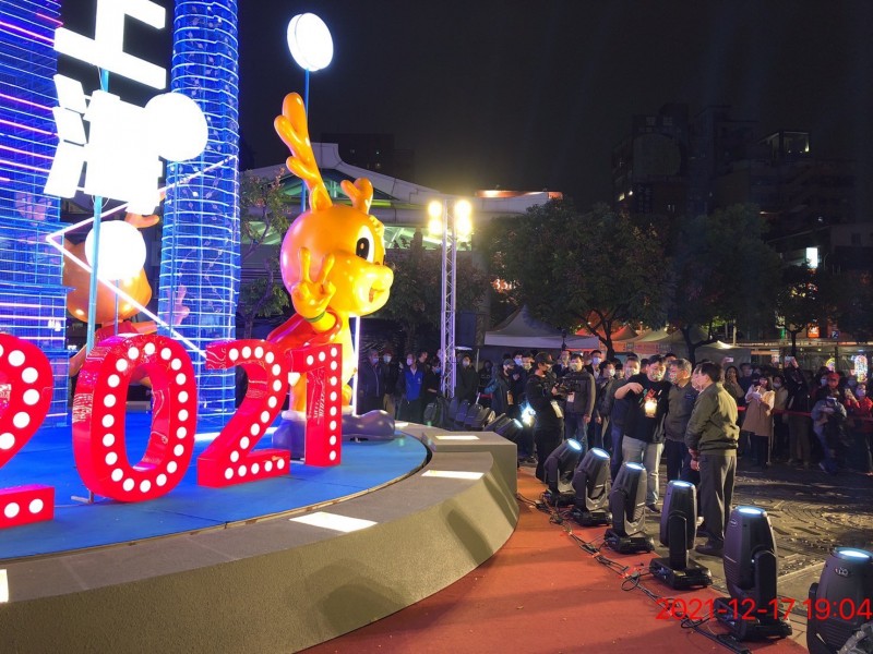 LINE_ALBUM_211217-2021台北燈節開幕式-艋舺_211218_2