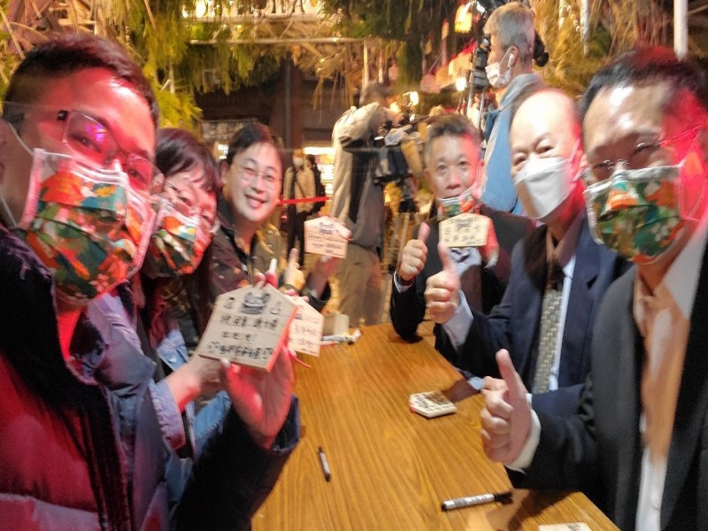LINE_ALBUM_211224-觀傳局-2021台北燈節 七彩八寶新世界_211226_14