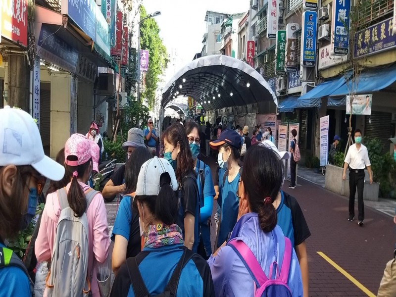 LINE_ALBUM_221001-艋舺服飾商圈-2022就愛MIT-艋舺健康趴趴走_221004_15