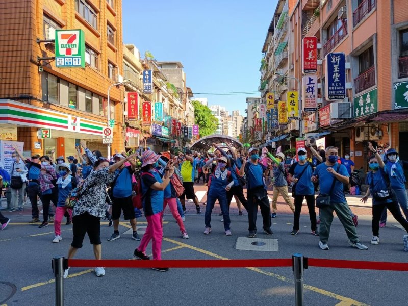 LINE_ALBUM_221001-艋舺服飾商圈-2022就愛MIT-艋舺健康趴趴走_221004_30