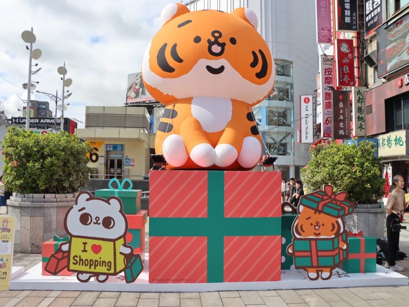 LINE_ALBUM_221203-西門徒步區-西門PLAY樂購町_221203_6