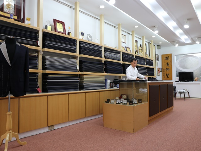 立瑩西服公司